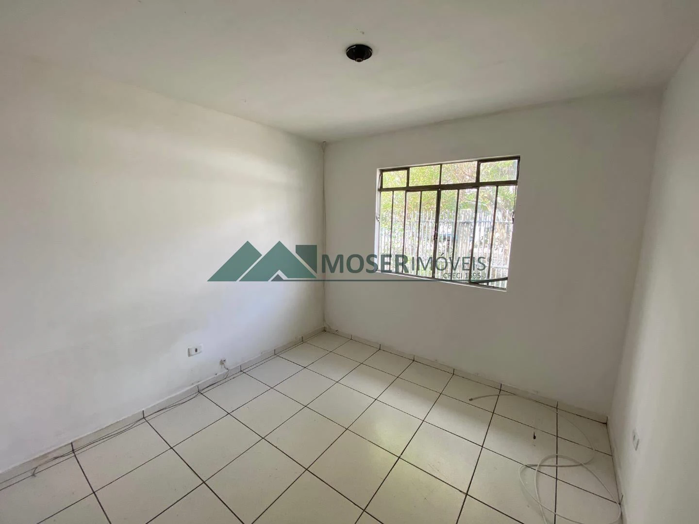 2-bedroom house with 61 m² and a glass shower enclosure