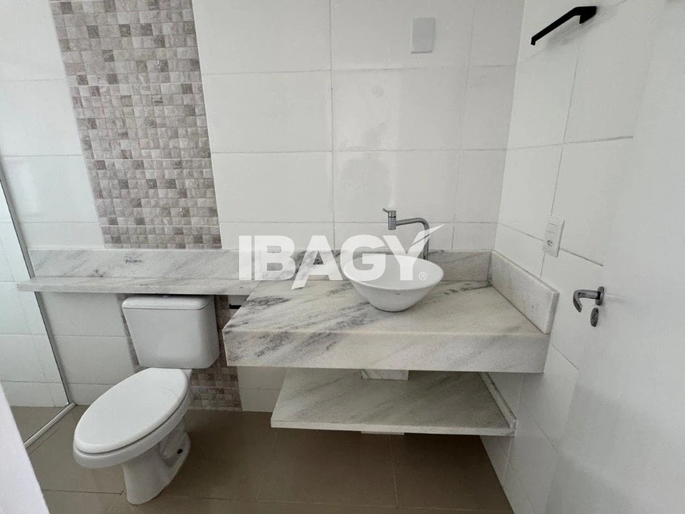 One-bedroom apartment in a building with a pool — photo 4