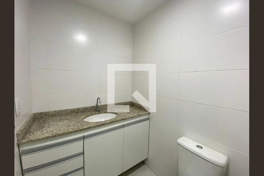 2-bedroom apartment in a building with a gym — photo 37