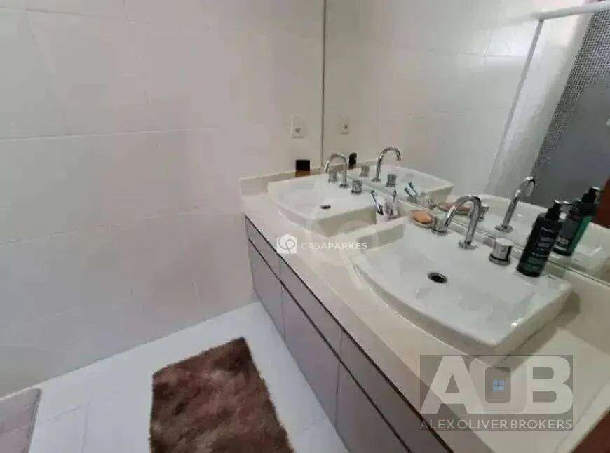 280 m² house with 5 bedrooms and an open-plan kitchen — photo 7