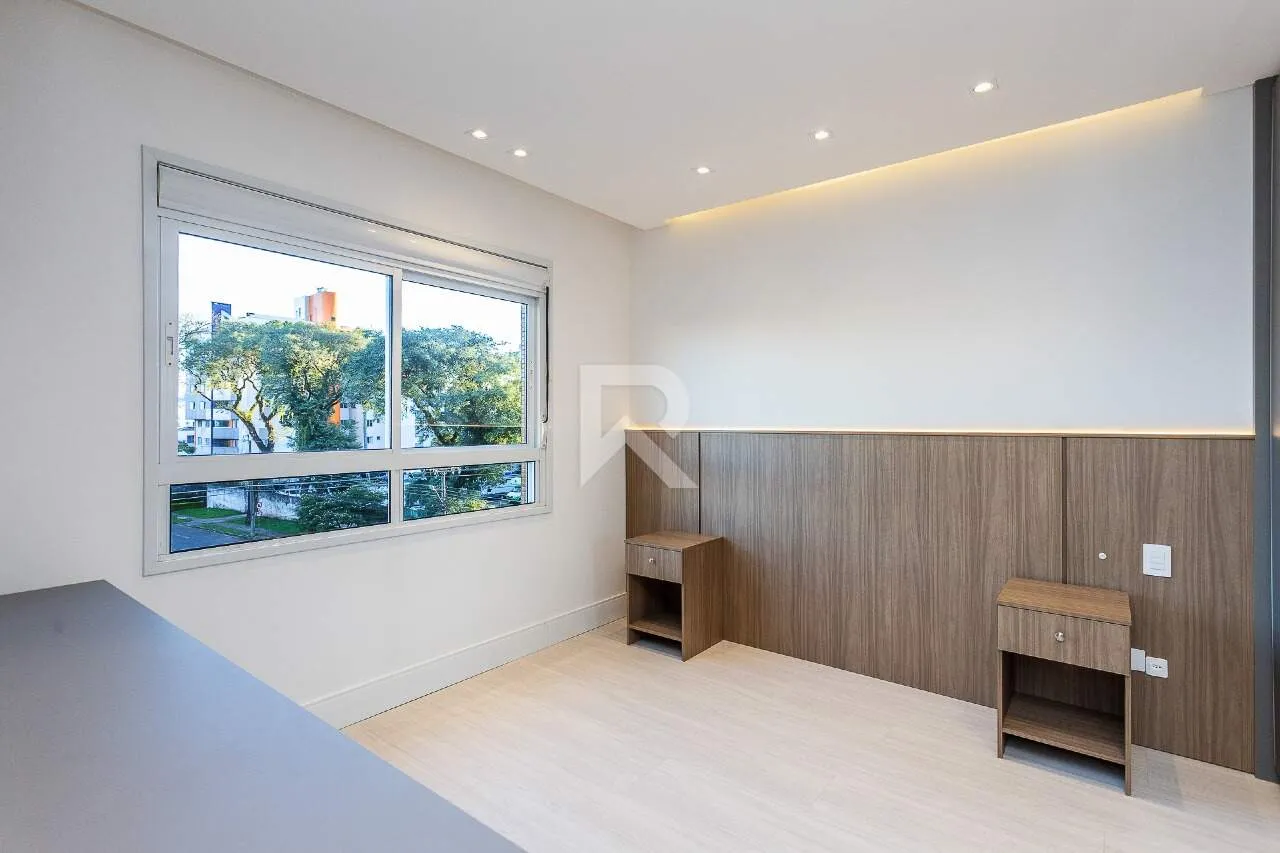 159 m² apartment with 4 bedrooms and a glassed-in balcony — photo 47