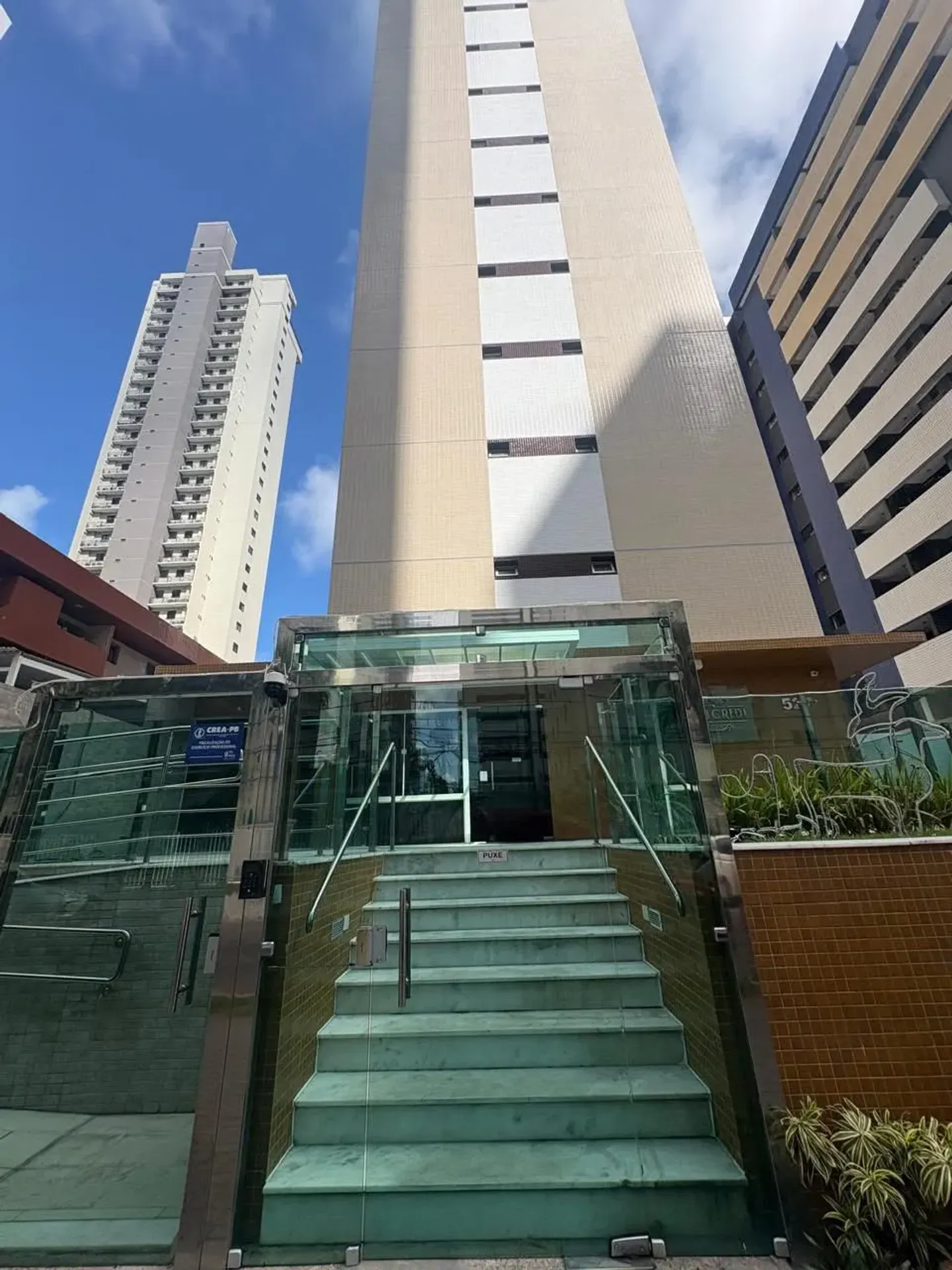 2-bedroom apartment with a washing machine in João Pessoa — photo 25
