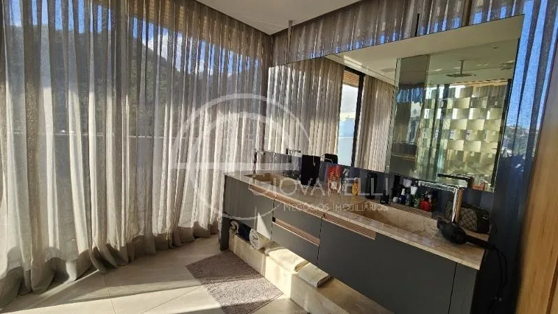 Мебльована квартира з 4 спальнями, 5 ванними і 4 місцями — photo 37