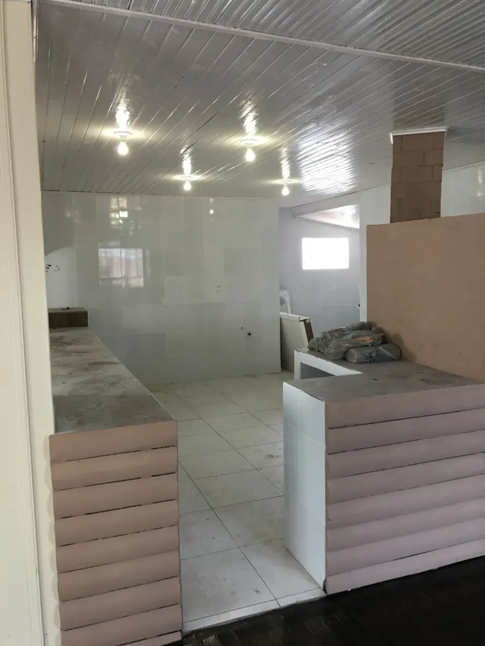 3-bedroom house with open-plan gas kitchen — photo 10