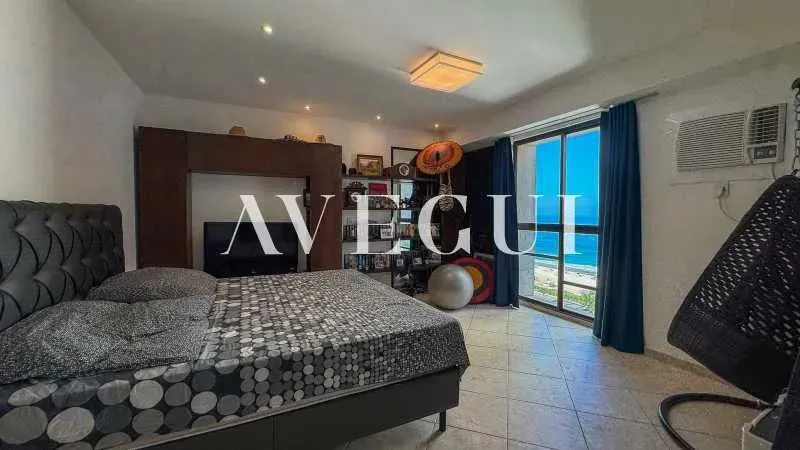 250 m² apartment with 4 bedrooms and 3 parking spots — photo 15