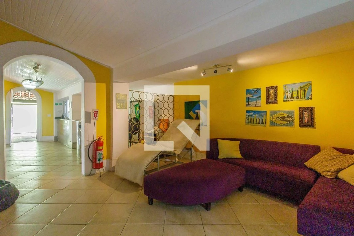 House with 6 bedrooms, private garden and condo pool — photo 18