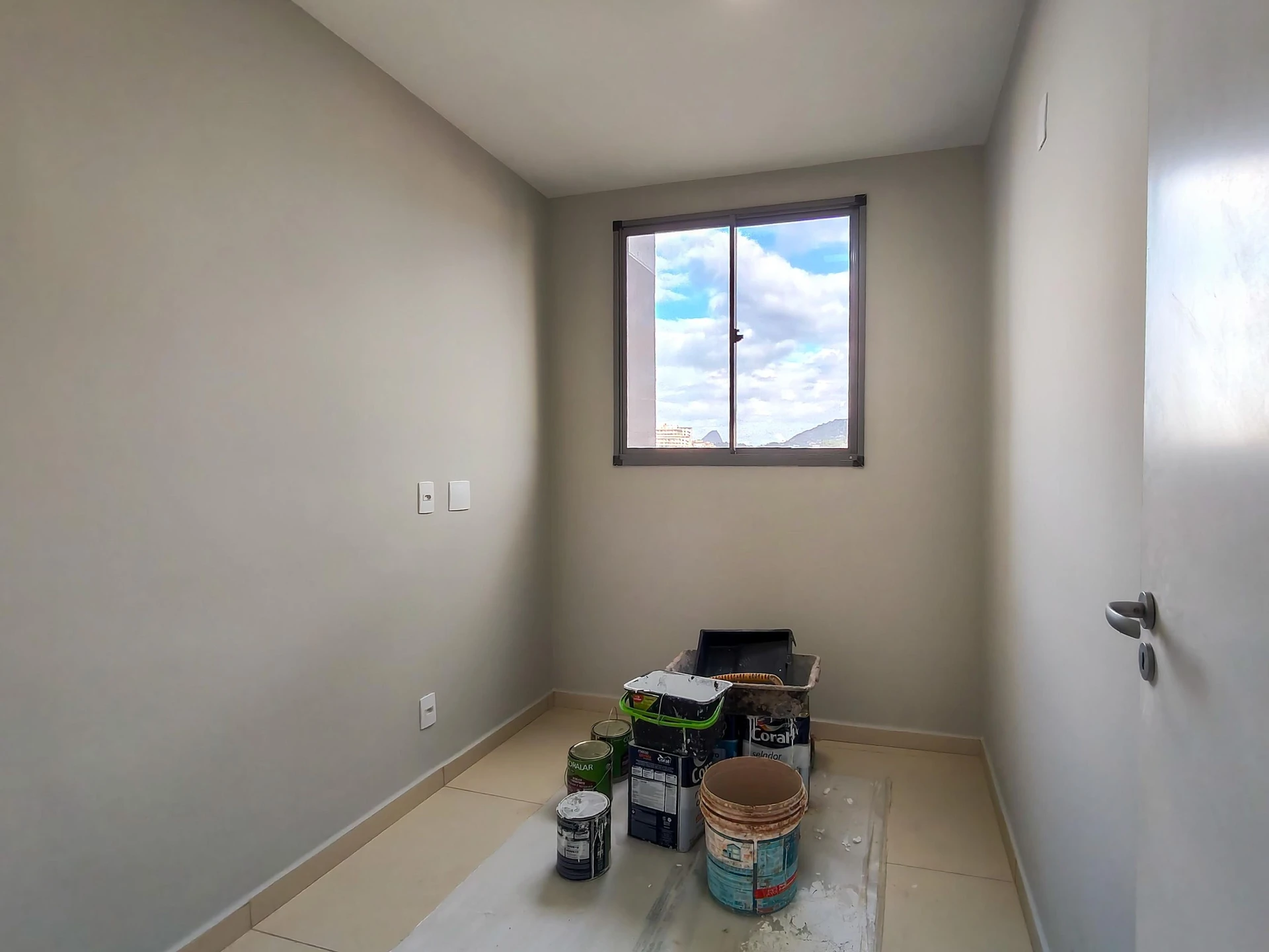 Apartamento com 2 quartos e varanda de vidro fechada — photo 45