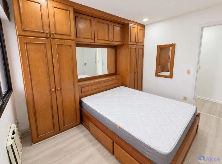 Apartamento de 2 quartos com piso de madeira ou laminado — photo 6