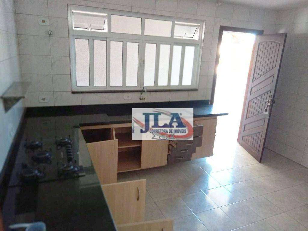 House with 3 bedrooms and a private BBQ area — photo 2