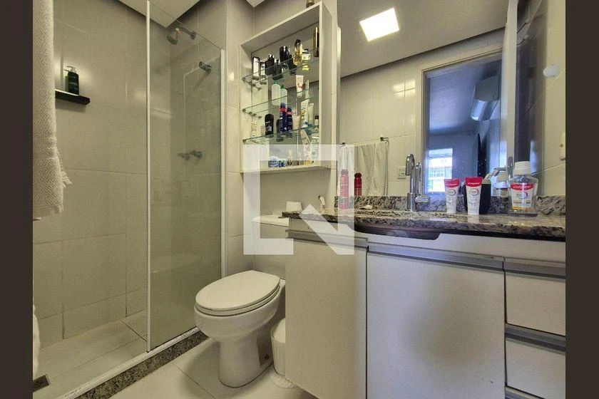 2-bedroom apartment in a building with a gym — photo 13