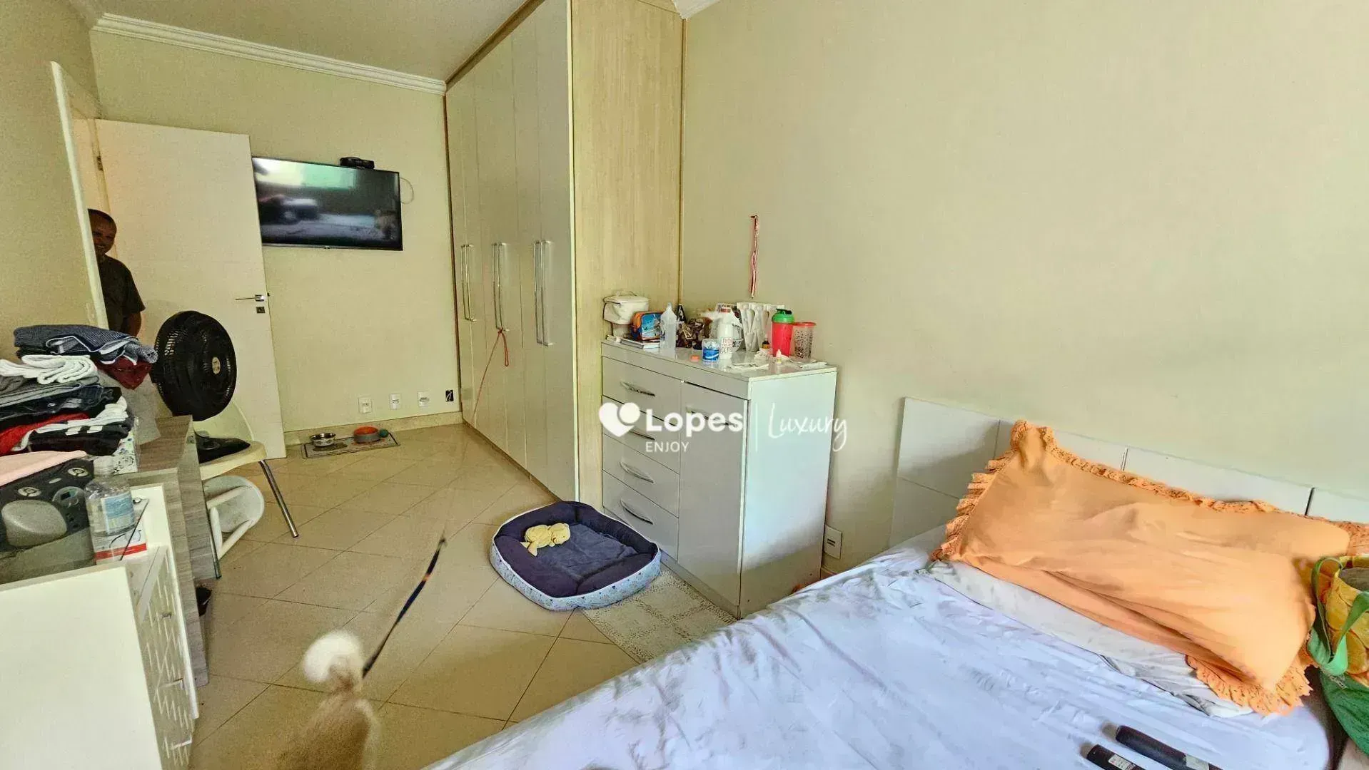 Furnished house with 6 en-suite suites and a private pool — photo 42