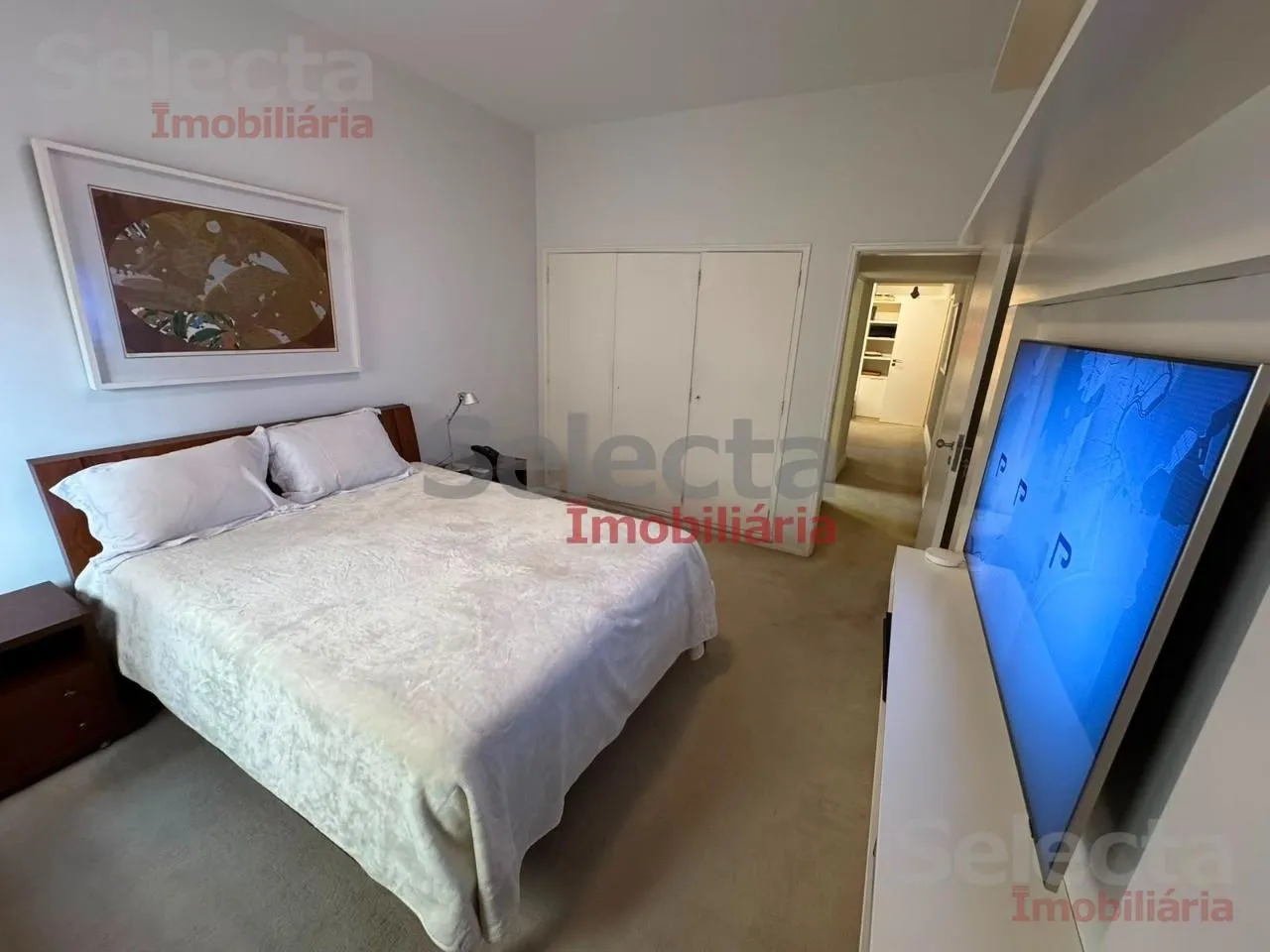 Furnished apartment with 4 bedrooms and a work desk — photo 17