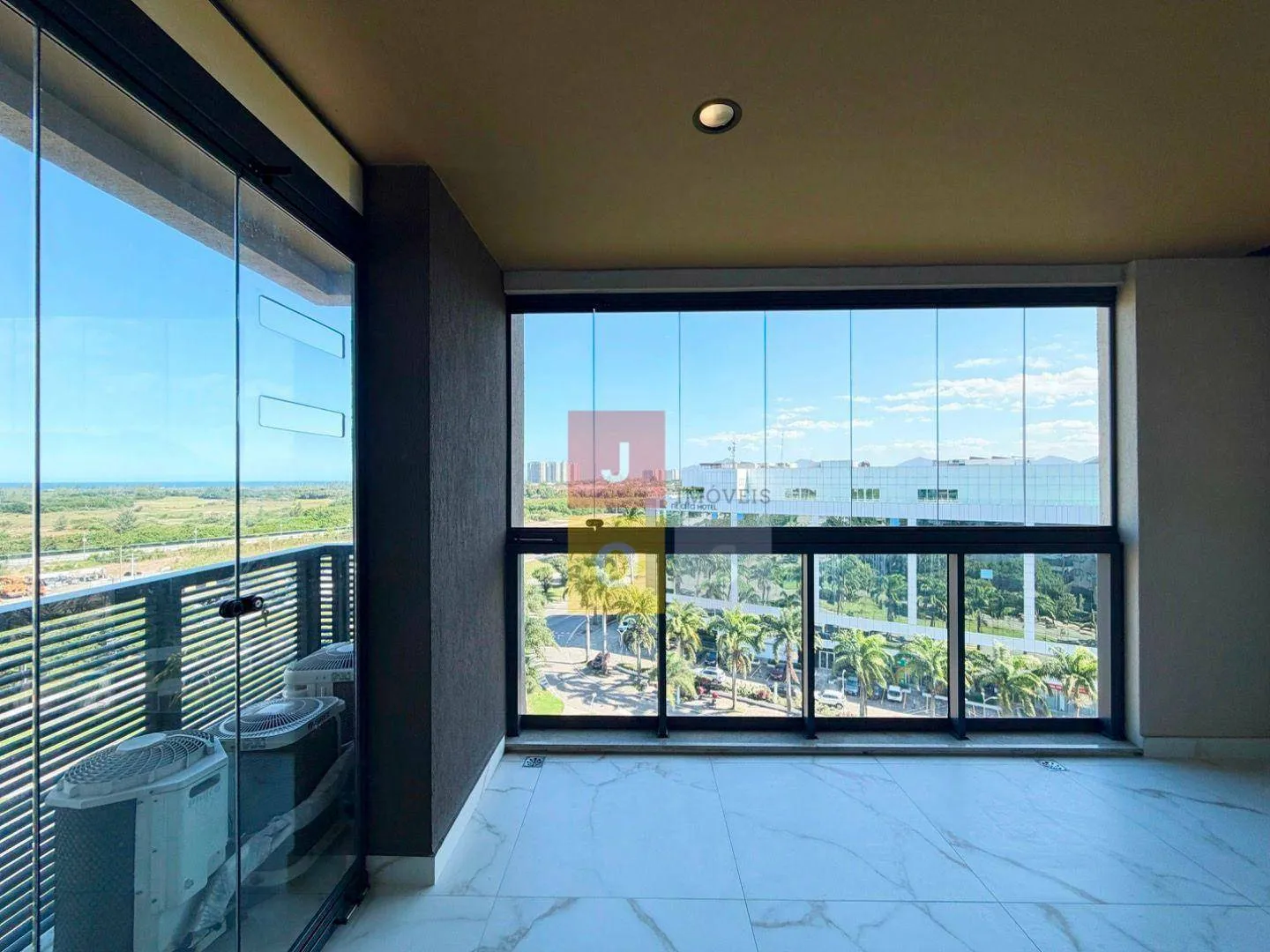 80 m² apartment with 2 bedrooms and a glass balcony — photo 32