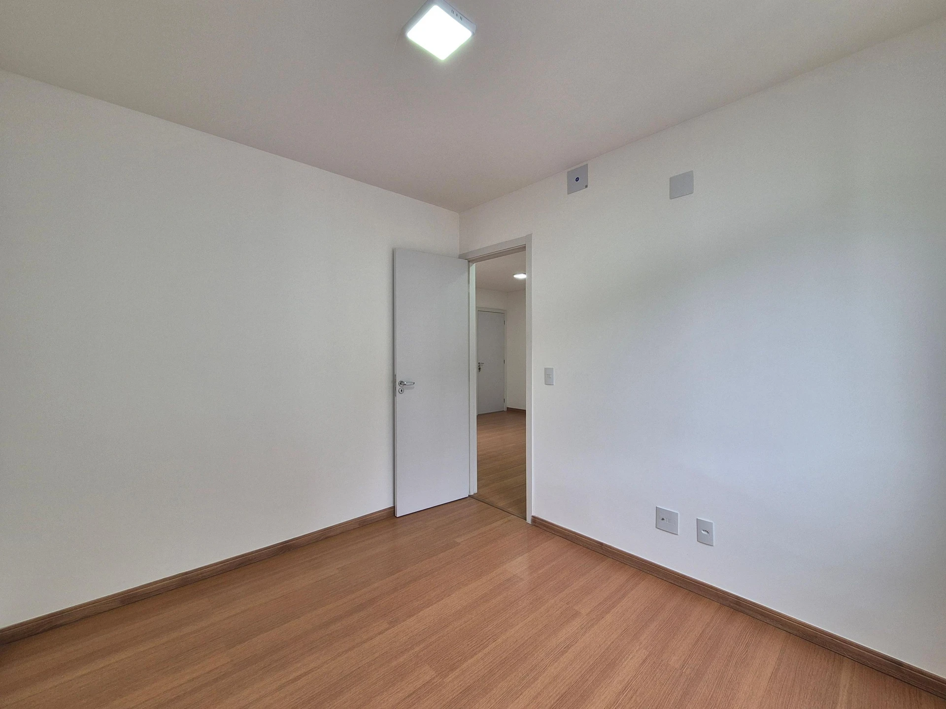2-bedroom apartment with 1 en-suite and open-air pool — photo 23