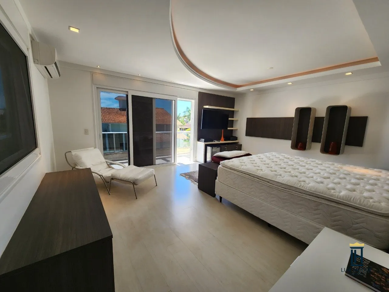 Furnished house with 7 en-suite bedrooms and 10 baths — photo 17