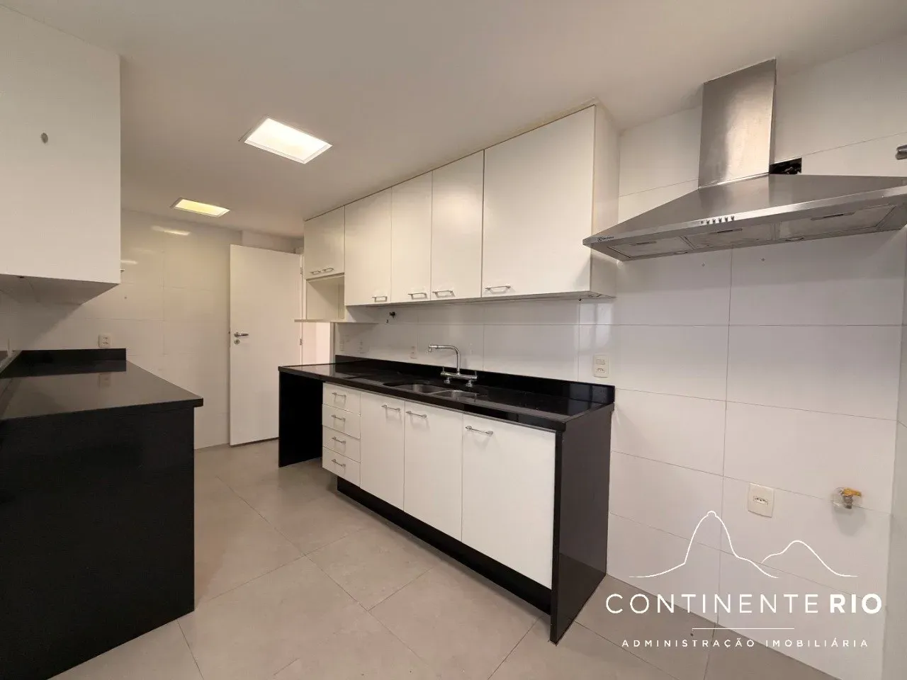Apartamento de 4 quartos com janelas do piso ao teto, Leblon — photo 3