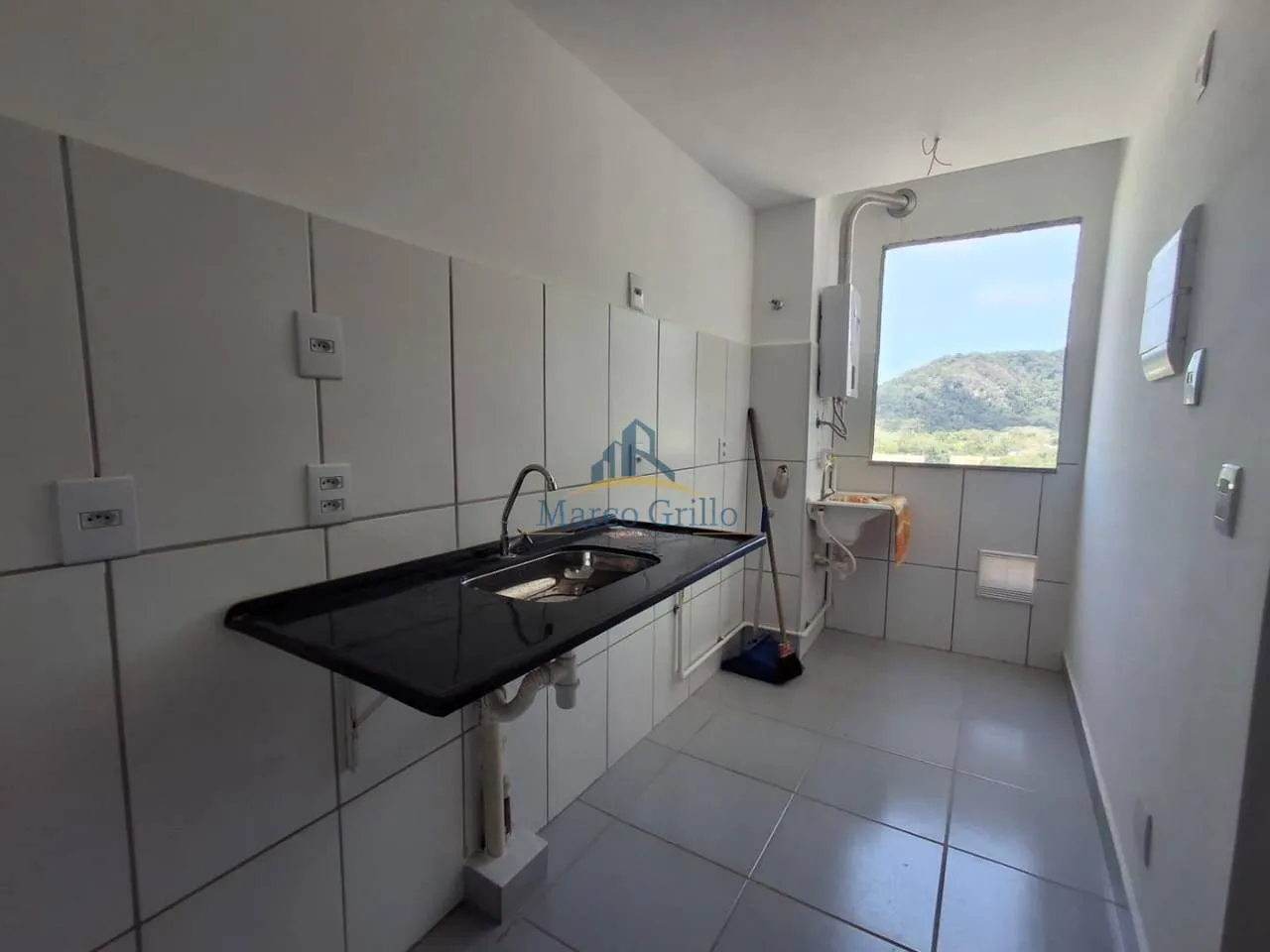 Apartment with balcony and mountain views — photo 2