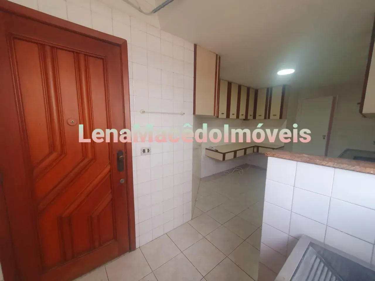 4-bedroom apartment with balcony and 1 parking space — photo 36