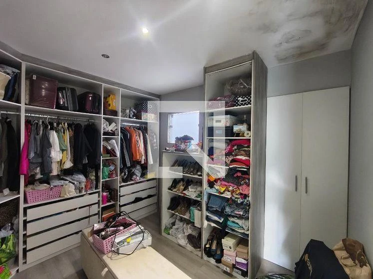 Dishwasher in a 4-bedroom house, 220 m² — photo 15