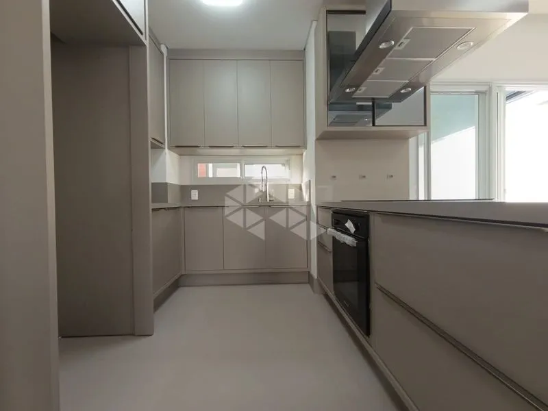 Casa con 4 suites y 184 m²; 2 plazas y balcón — photo 6