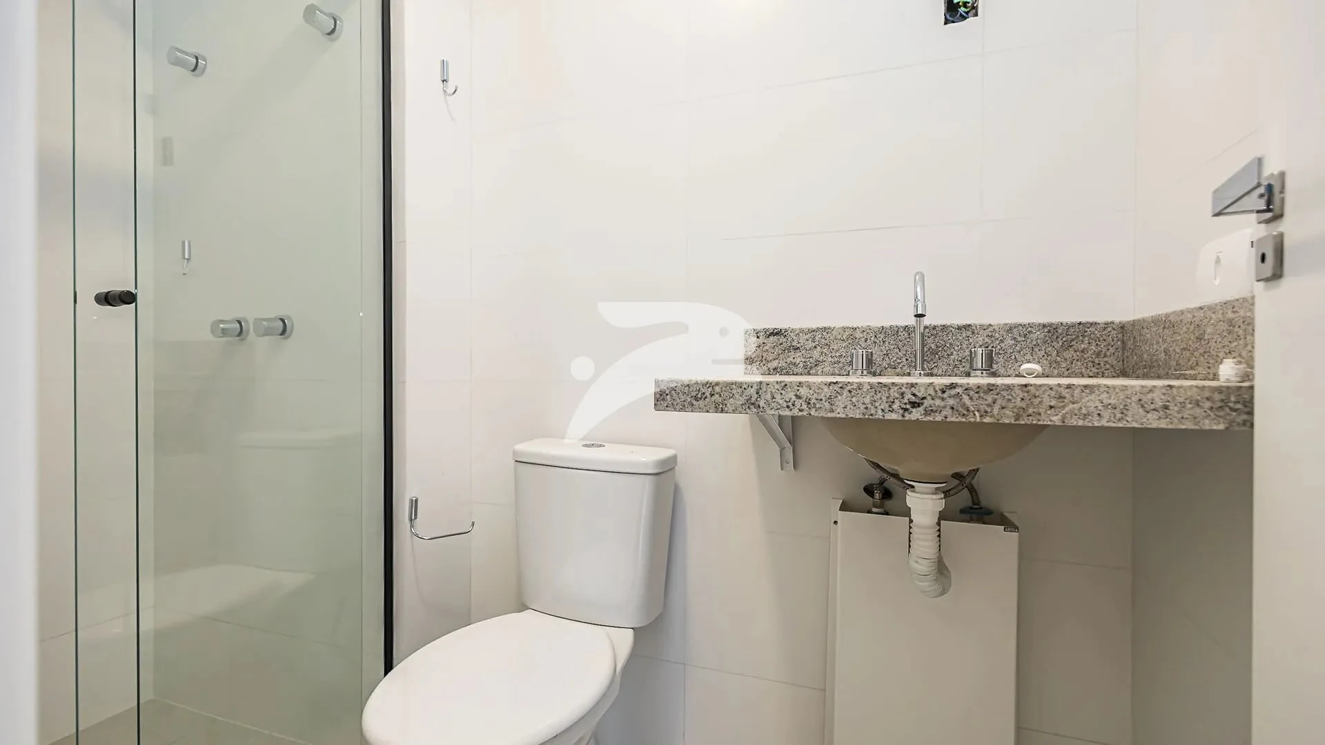 Furnished 2-bedroom apartment with 1 bathroom — photo 15
