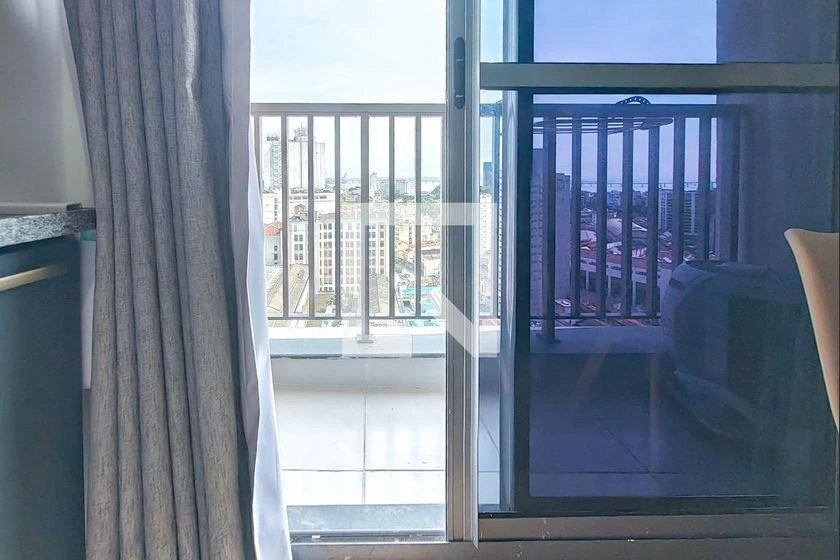One-bedroom apartment in a building with a gym — photo 26