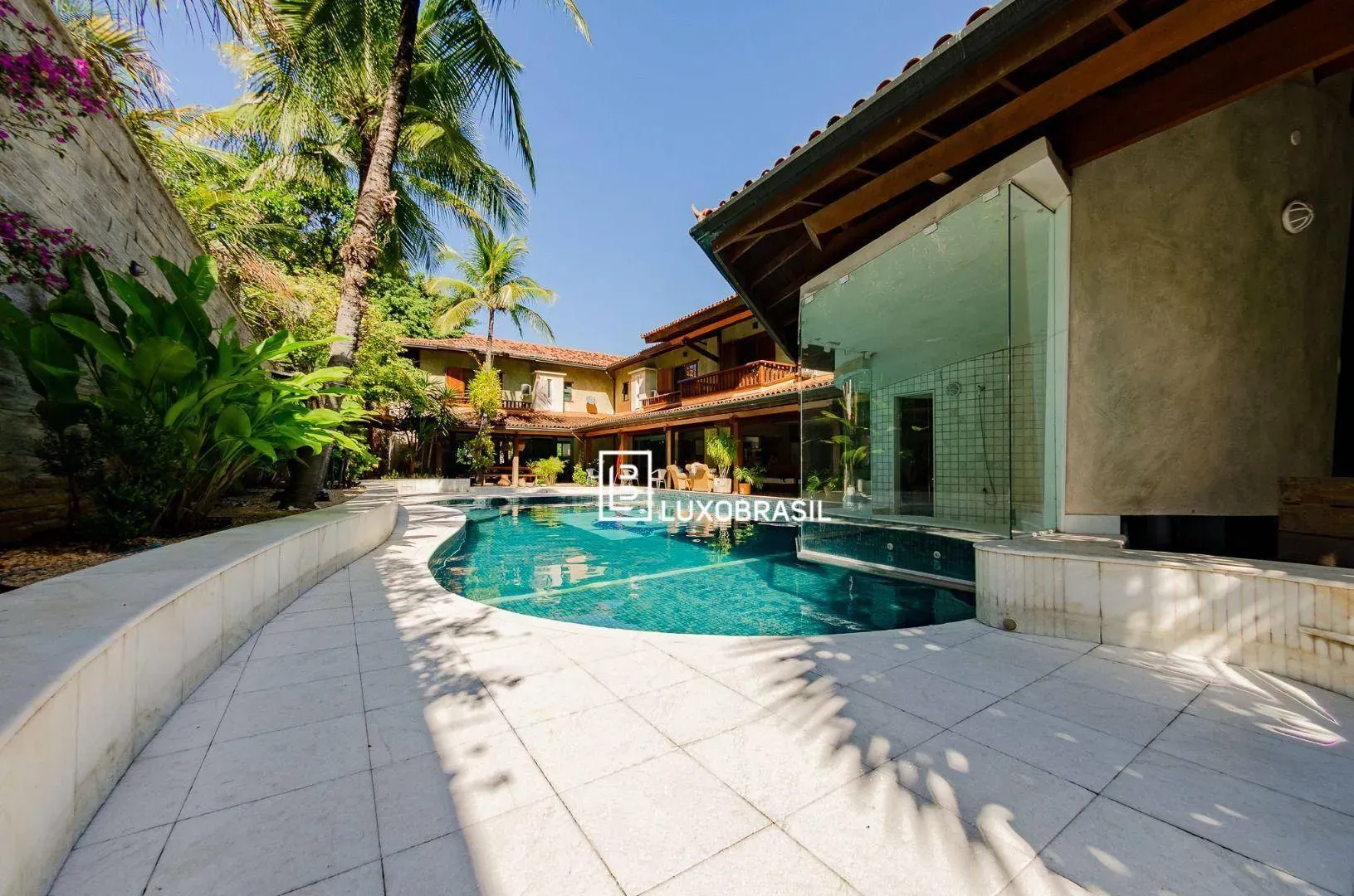 Furnished house with 6 en-suite bedrooms and 9 parking — photo 44