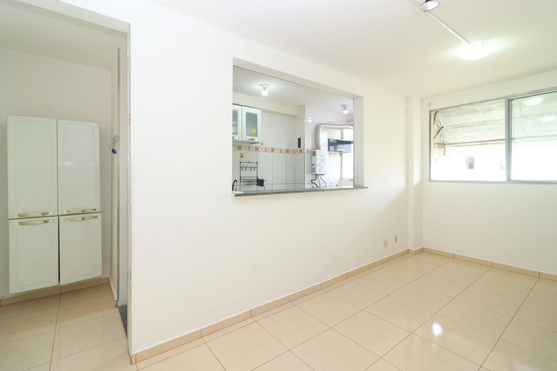 2-bedroom apartment in a building with a gym — photo 5