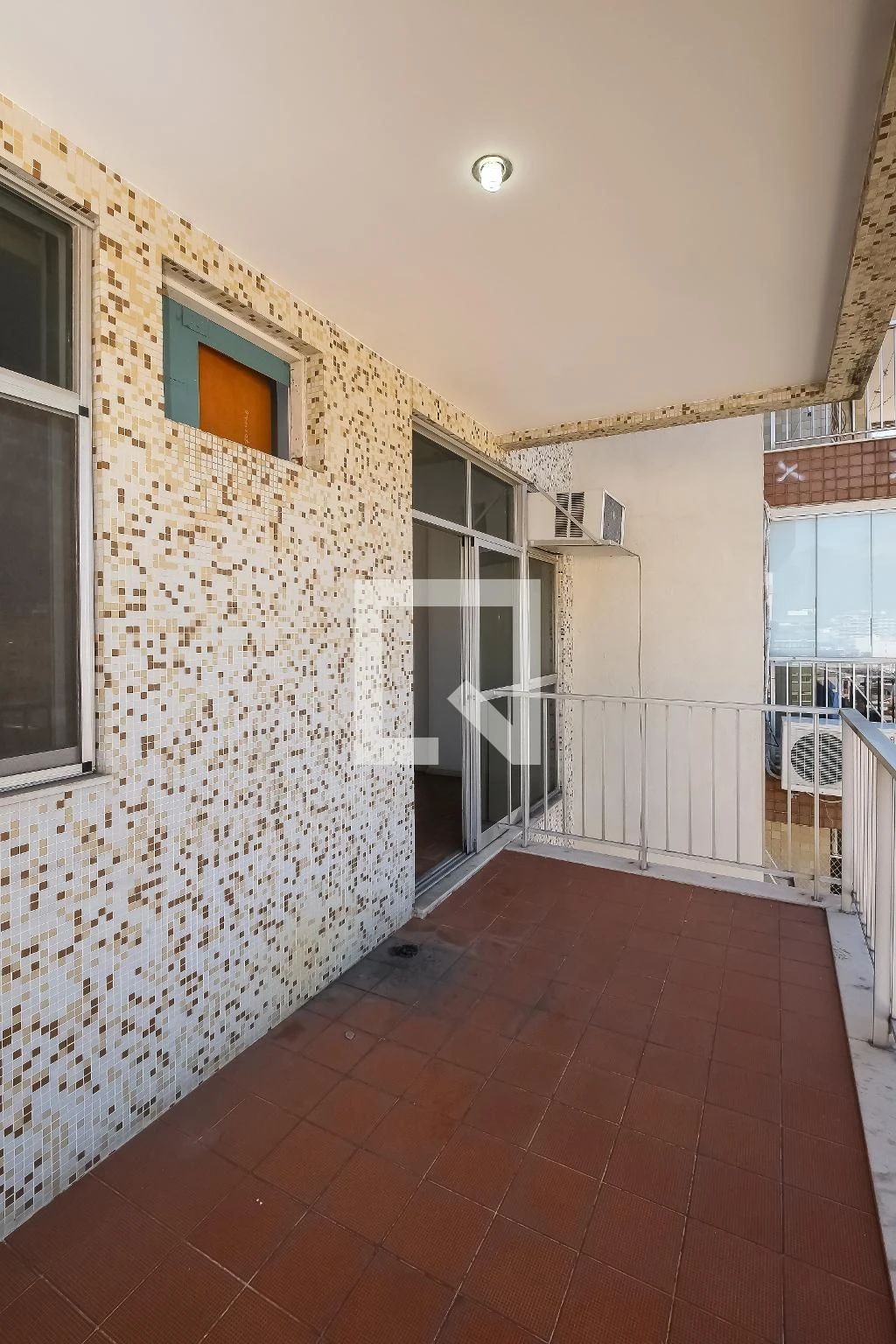 3-bedroom apartment with a mountain view in Rio de Janeiro — photo 23