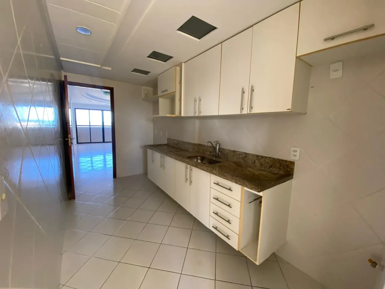 93 m² apartment with 2 bedrooms and a balcony — photo 10