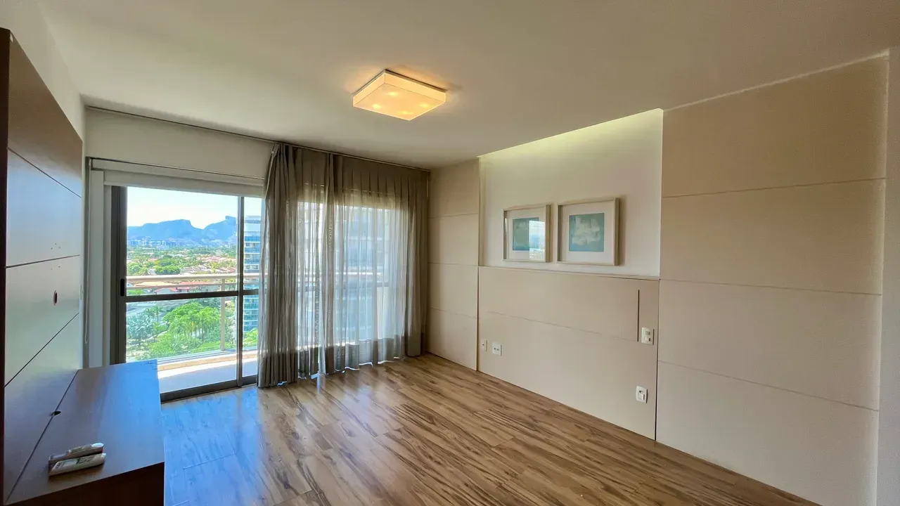 Rental apartment with 4 bedrooms and enclosed balcony — photo 10