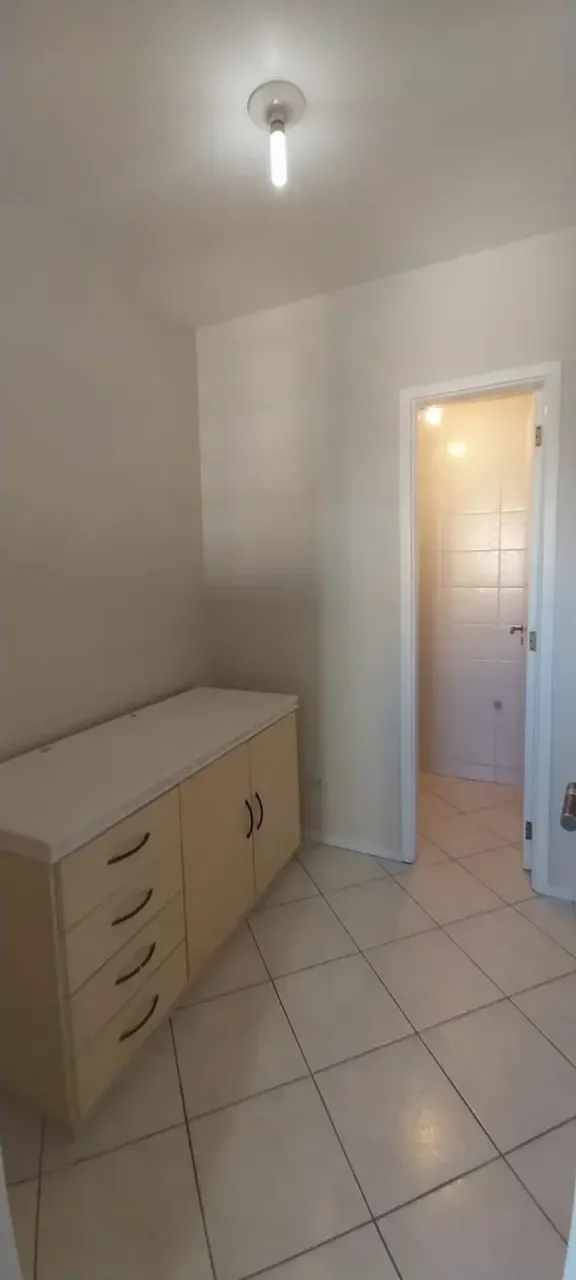 Apartment with 3 bedrooms and an enclosed gas kitchen — photo 8