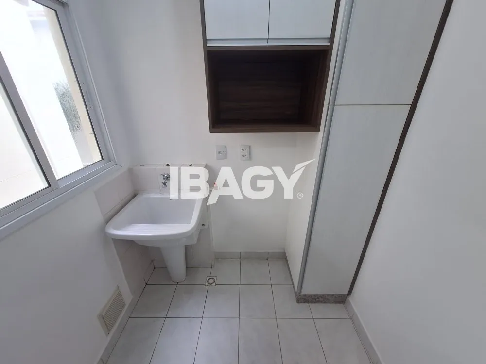 Apartamento de 2 dormitorios con balcón cerrado — photo 9