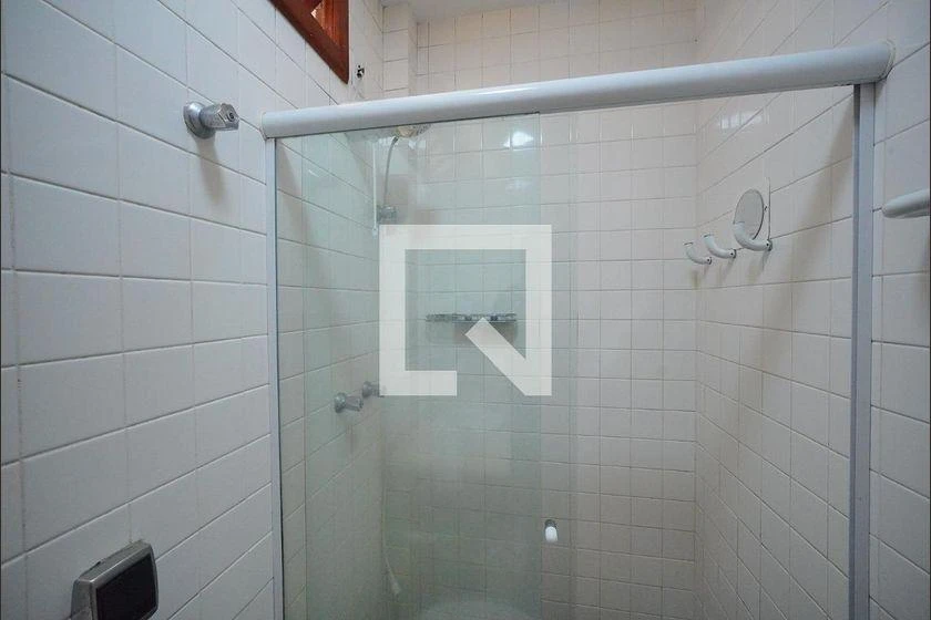 Furnished house with 4 bedrooms and 209 m², 3 bathrooms — photo 2