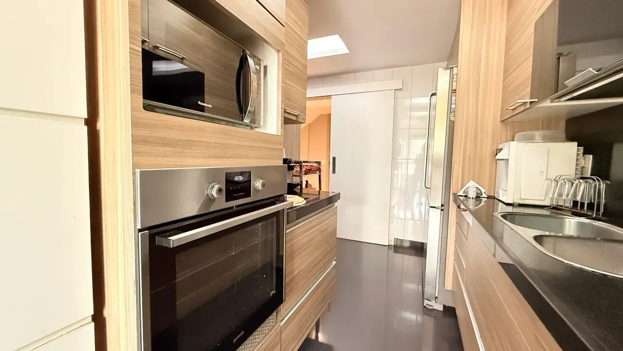 242 m² duplex penthouse with 4 bedrooms and 2 parking — photo 32