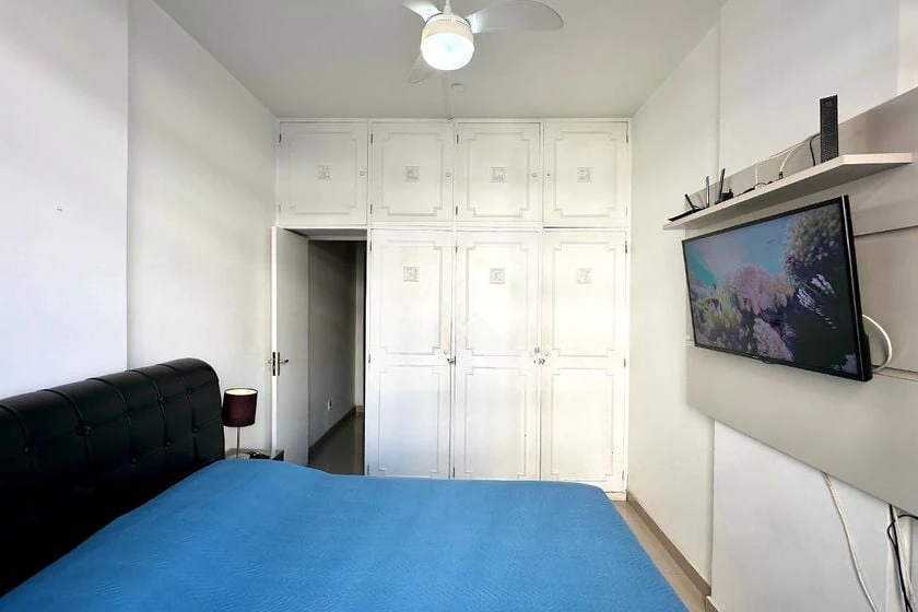 1-bedroom apartment with a closed kitchen and gas stove — photo 10