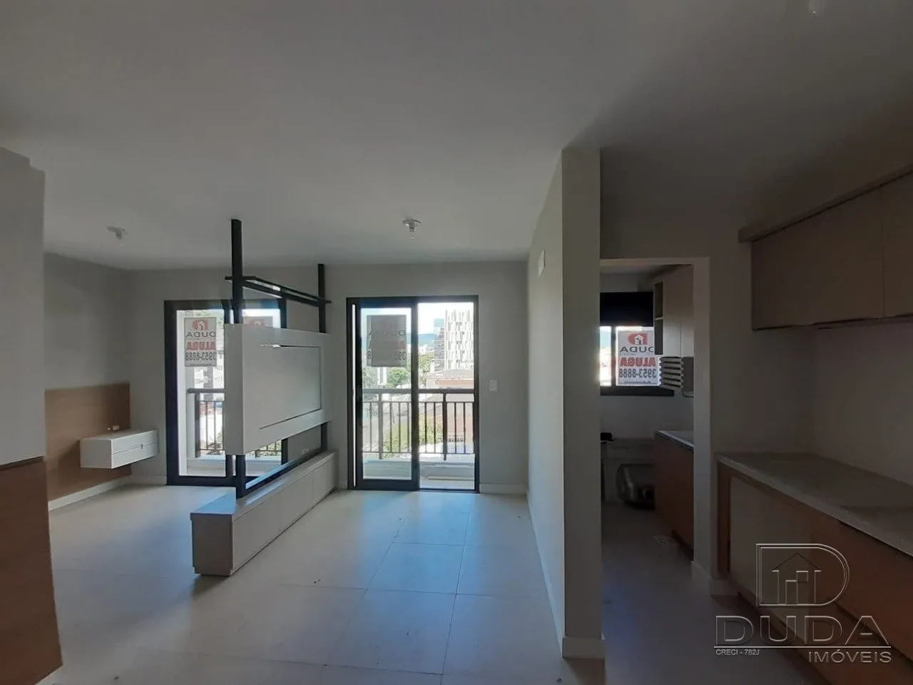 Apartamento de 1 quarto com sacada e cozinha integrada — photo 9