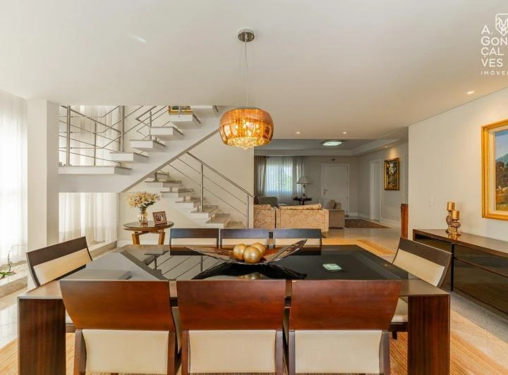 House with 3 suites and 6 parking spots, 580 m² — photo 5