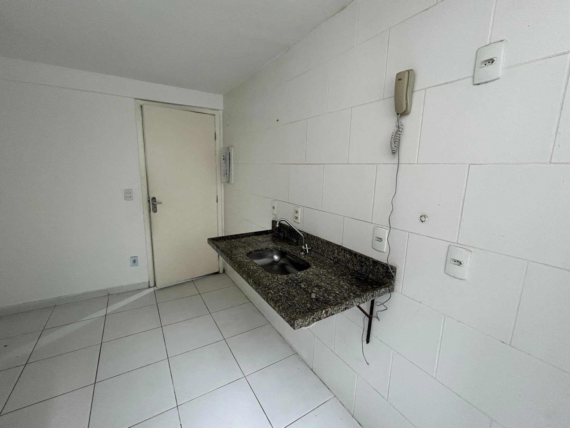 Apartamento sem mobília de 1 quarto com 2 banheiros — photo 11