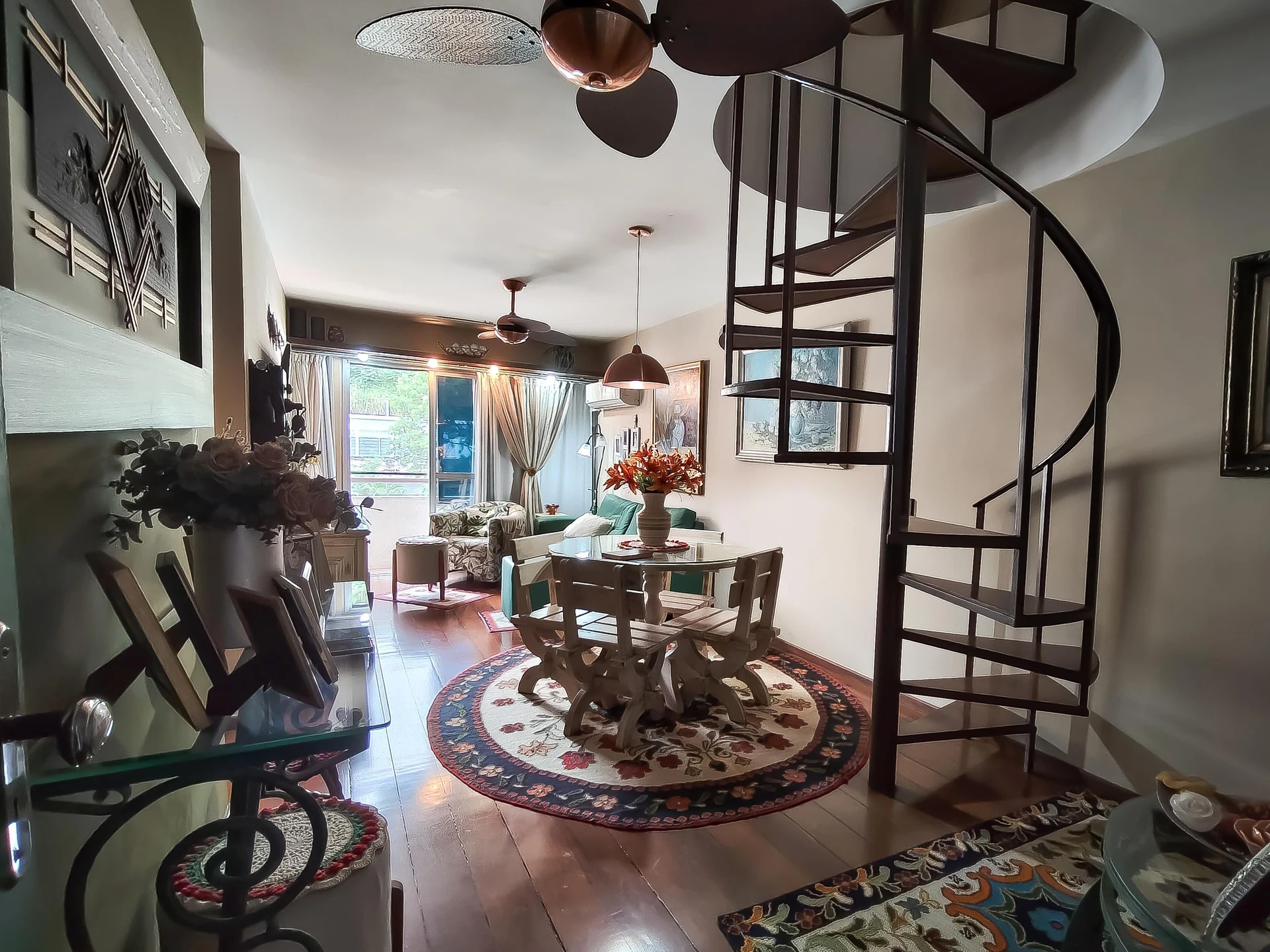 Mountain view in a 3-bedroom apartment, 200 m²