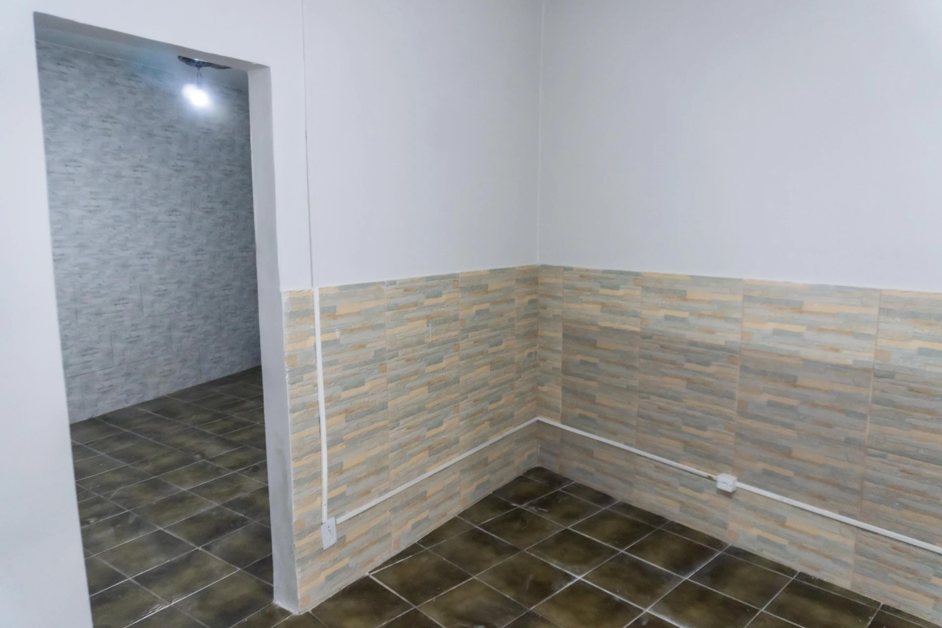 House with 1 bedroom and a separate kitchen — photo 7
