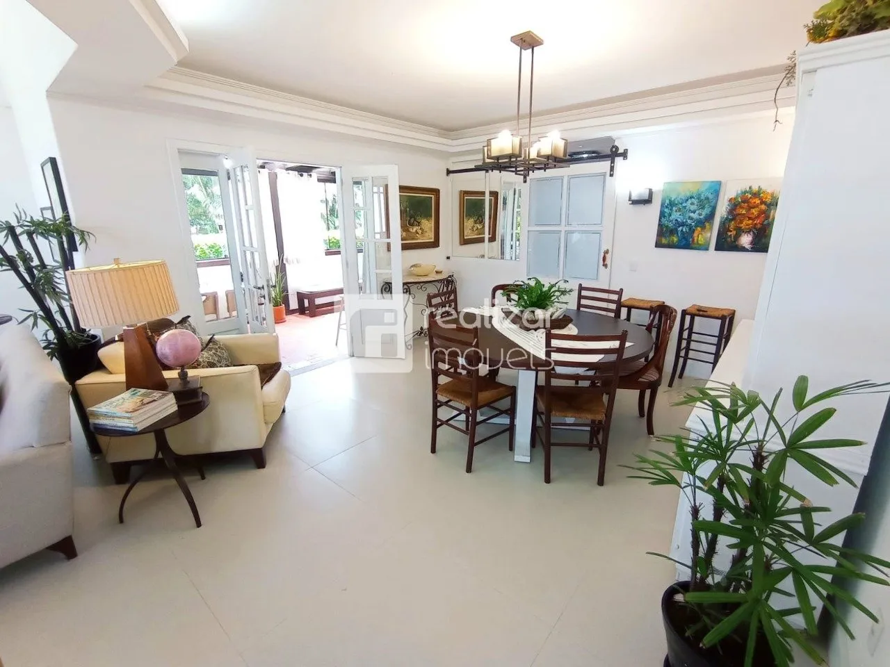 4-bedroom house with a bathtub in Florianópolis — photo 8