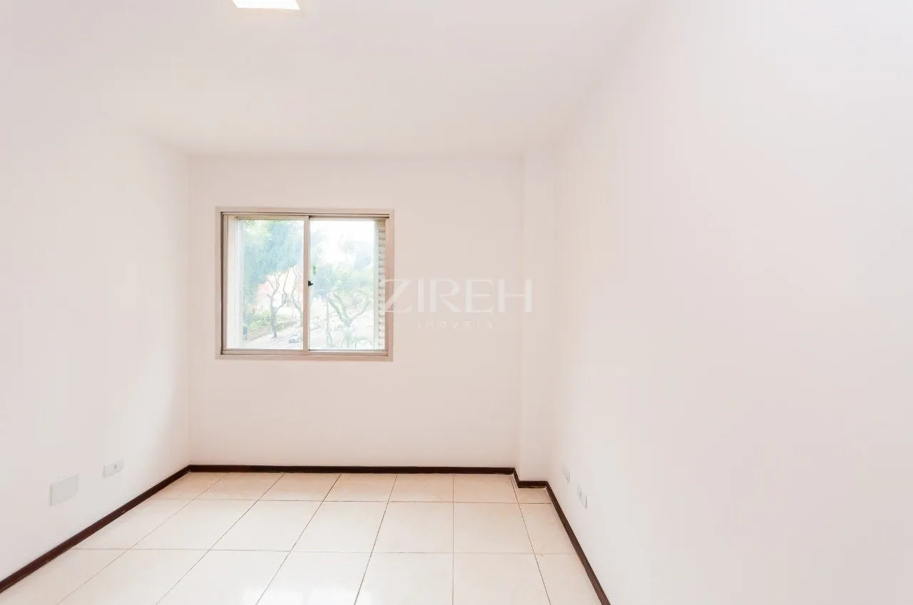 3-bedroom apartment in a building with a gym — photo 10