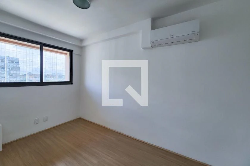 2-bedroom apartment in a building with a gym — photo 8