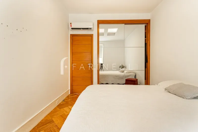Apartamento de 4 quartos com janelas do chão ao teto — photo 19