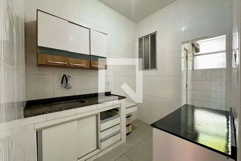 Apartamento de 3 quartos com cozinha separada e 70 m² — photo 2