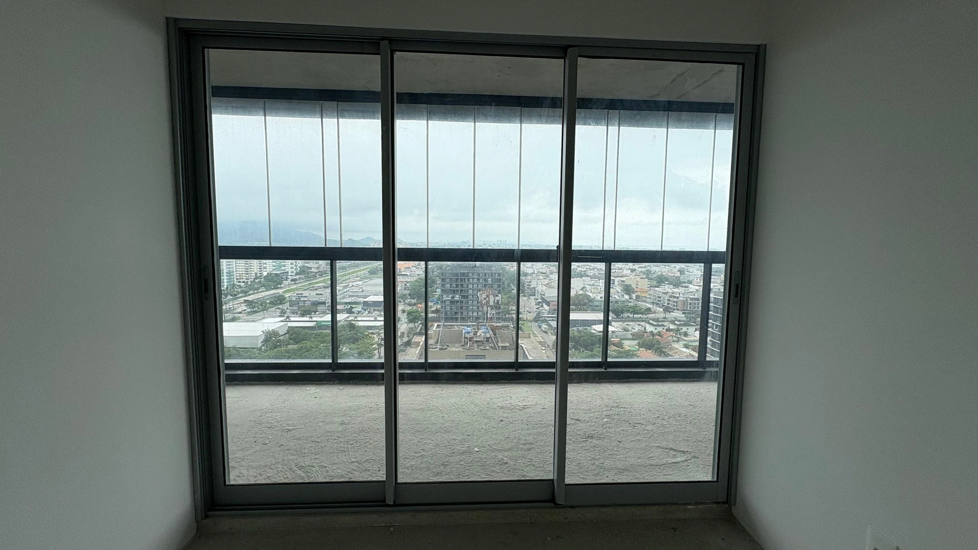 2-bedroom apartment with a mountain view in Rio de Janeiro — photo 18