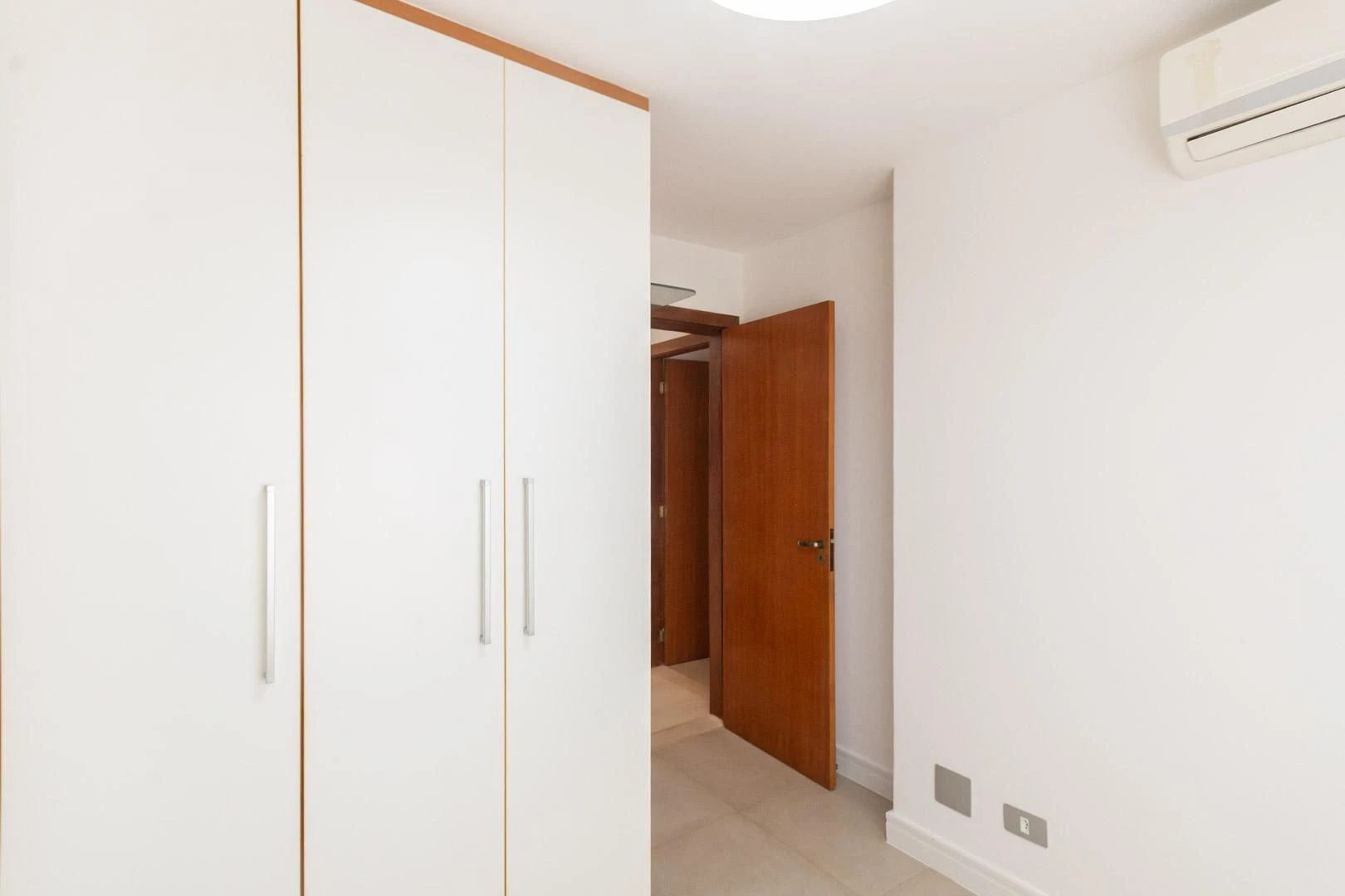 Робоче місце та 2 спальні: квартира 61 м² — photo 44