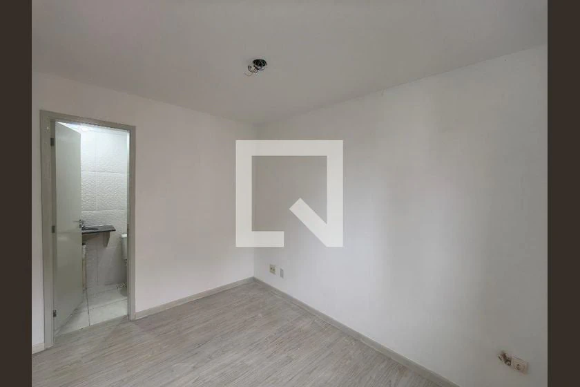 2-bedroom apartment in a building with a gym — photo 35