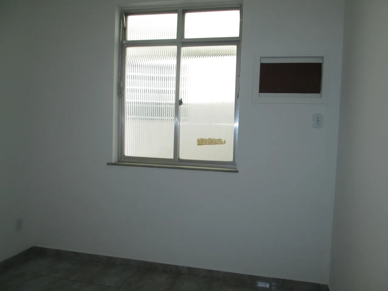Apartamento sem mobília com 1 quarto e cozinha fechada — photo 6